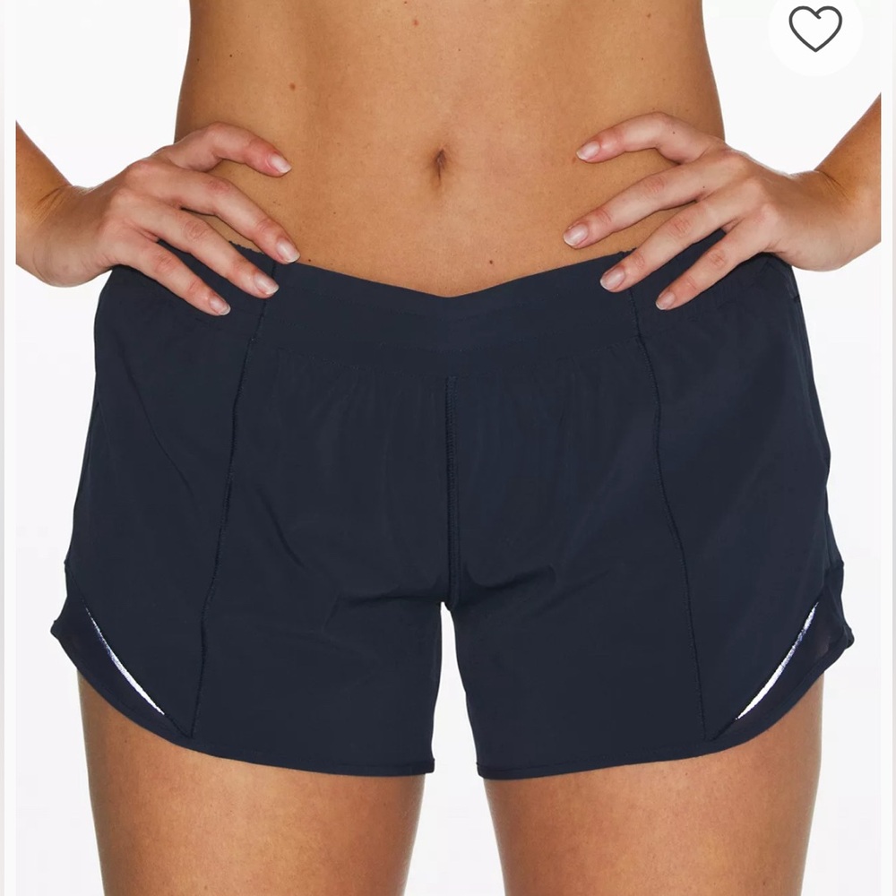 LULULEMON Hotty Hot Low Rise Shorts 4”